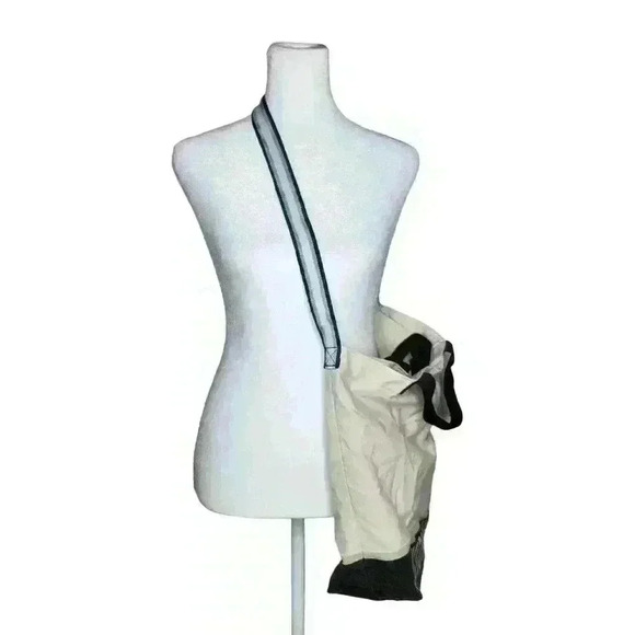 Victoria's Secret cream canvas tote bag - Picture 2 of 5